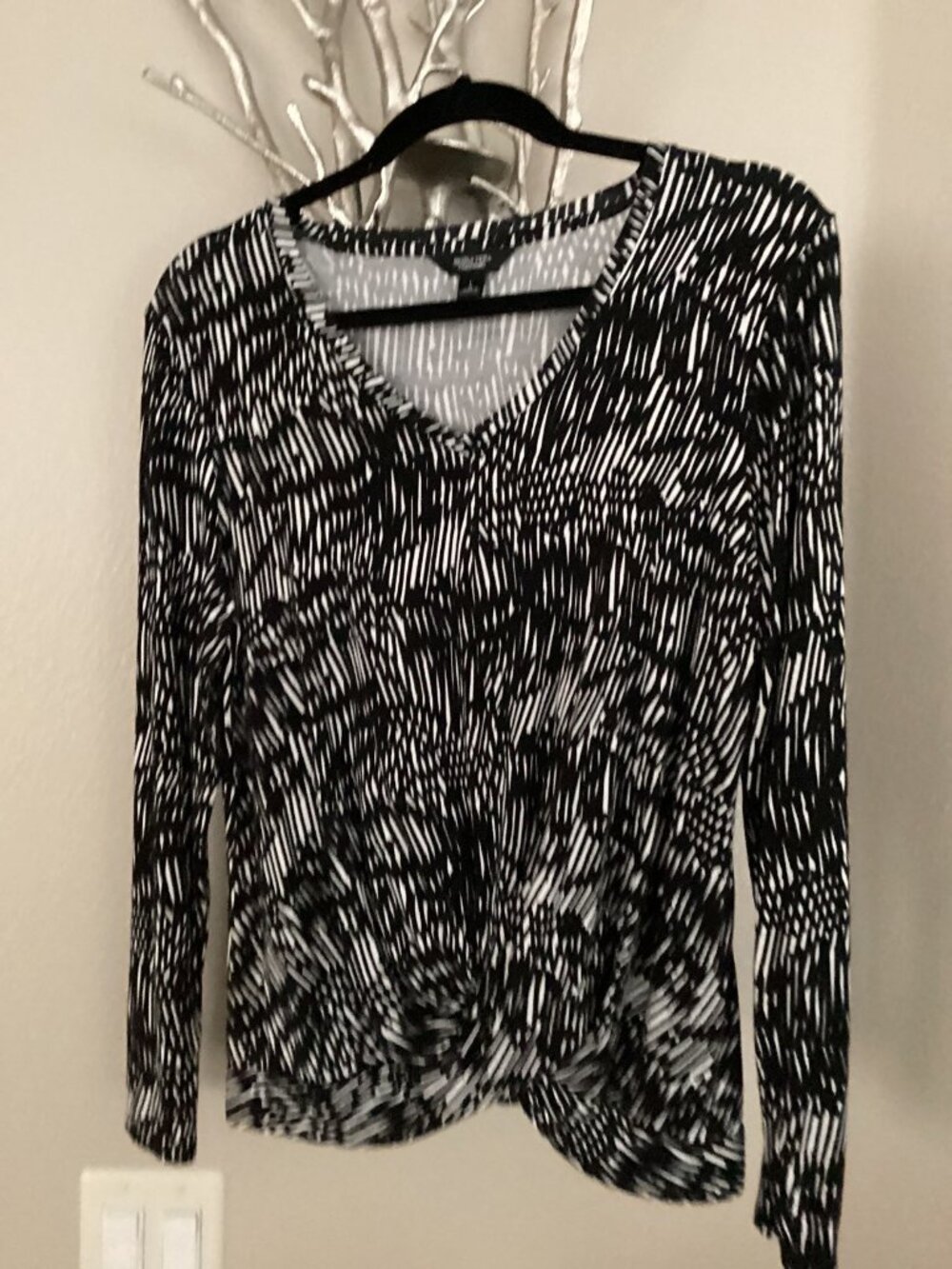 Simply Vera black and white patterned blouse, size large